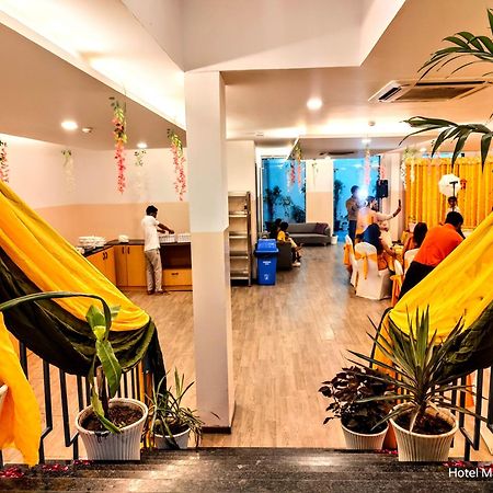 Mavens White Artemis Hospital Road Sector 52 Gurgaon Hotel ภายนอก รูปภาพ