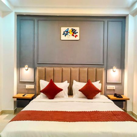 Mavens White Artemis Hospital Road Sector 52 Gurgaon Hotel ภายนอก รูปภาพ