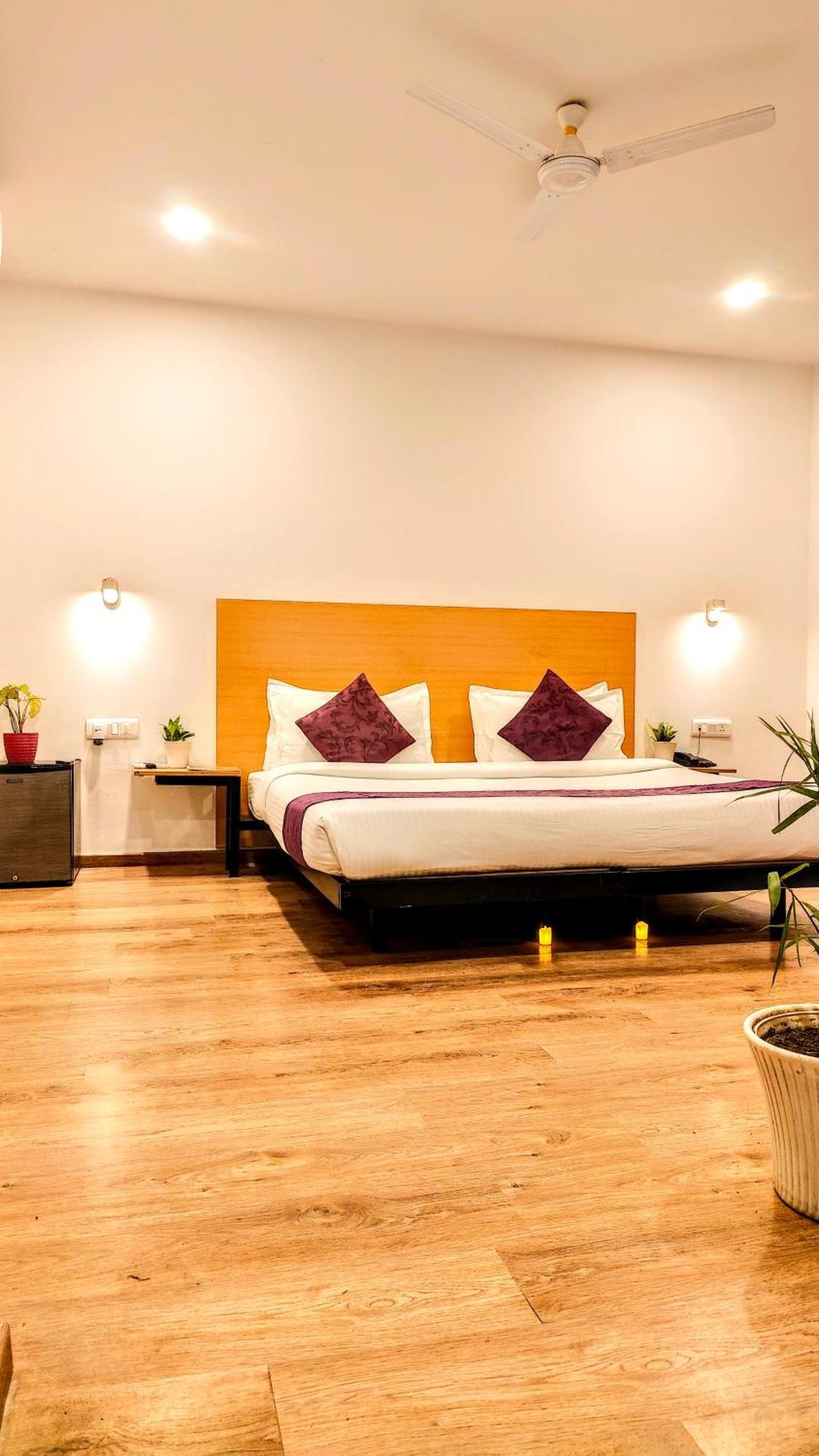 Mavens White Artemis Hospital Road Sector 52 Gurgaon Hotel ภายนอก รูปภาพ