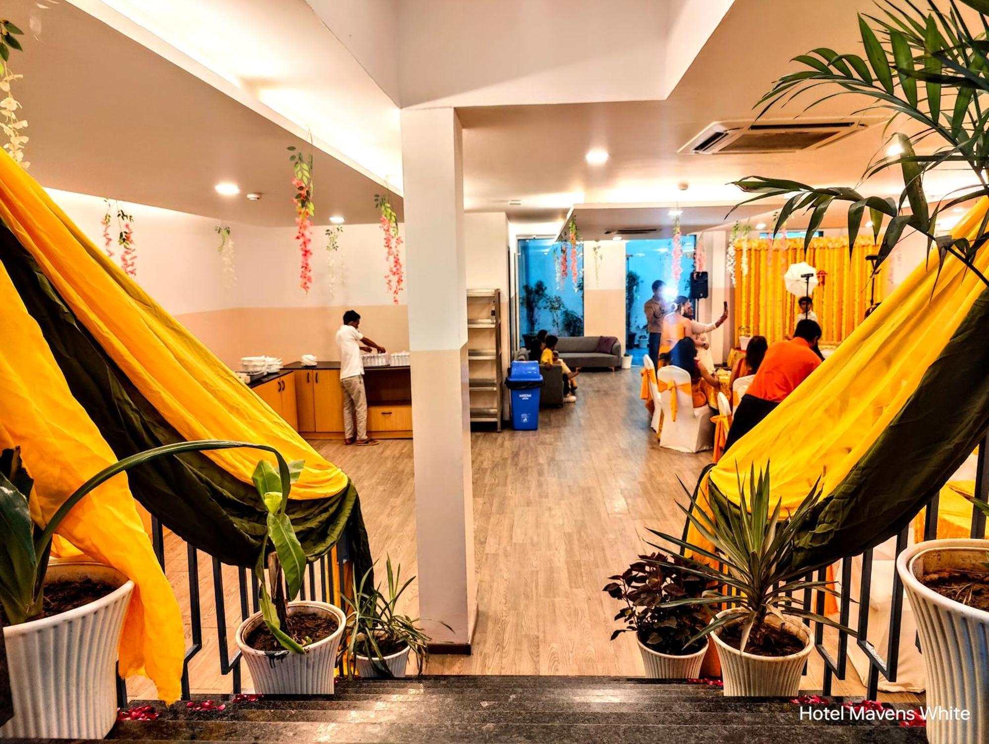 Mavens White Artemis Hospital Road Sector 52 Gurgaon Hotel ภายนอก รูปภาพ