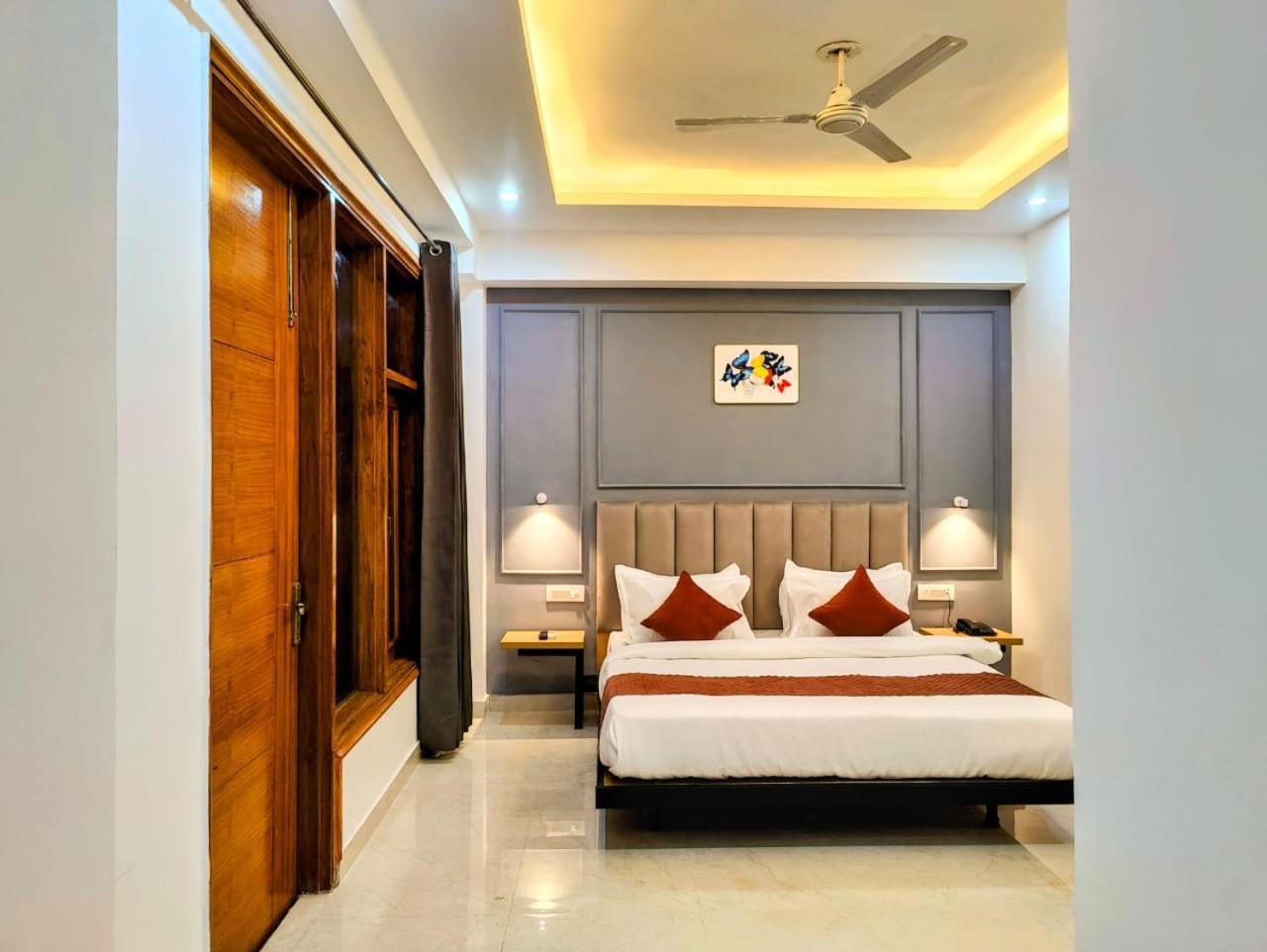 Mavens White Artemis Hospital Road Sector 52 Gurgaon Hotel ภายนอก รูปภาพ