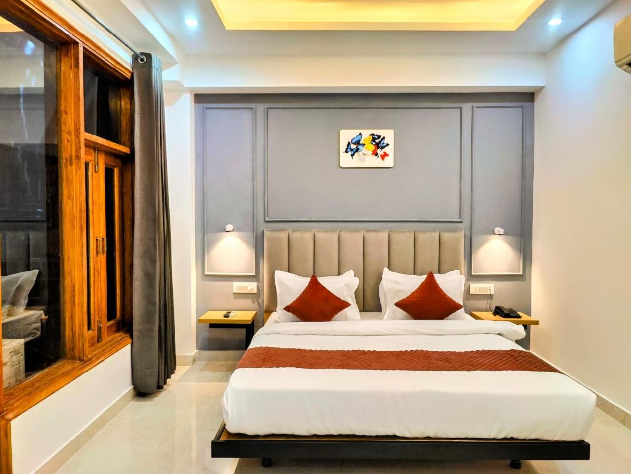 Mavens White Artemis Hospital Road Sector 52 Gurgaon Hotel ภายนอก รูปภาพ